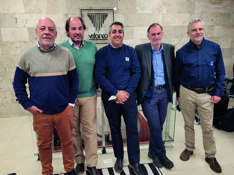 Brega, Zavalía, Sugezky,&nbsp; Winokur y Mancini, referentes del laboratorio veterinario. nacoonal.