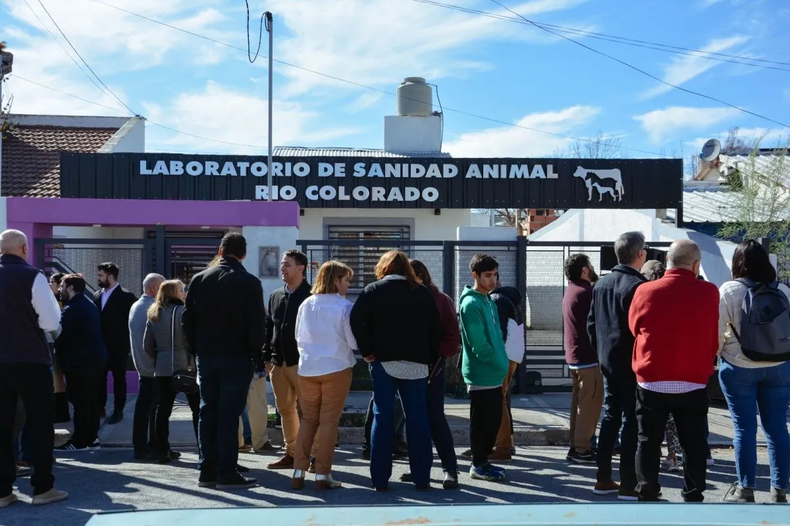 La inauguración del Laboratorio de Sanidad Animal rionegrino contó con la presencia de autoridades, veterinarios y referentes del sector.