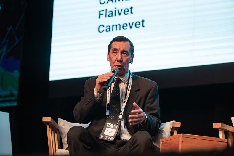 Jorge Casim, presidente de Clamevet, opinó sobre la nueva norma de productos veterinarios.