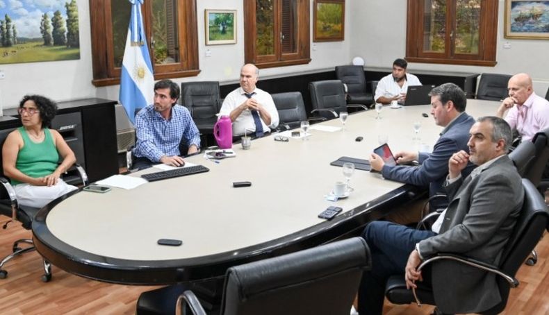 Autoridades nacionales y de la provincia de Santa Fe anallizaron el impacto de la sequía en el norte provincial.