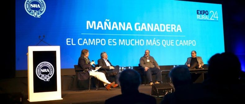 Especialistas en el mercado de carnes disertaron en el marco de la Expo Rural 2024.
