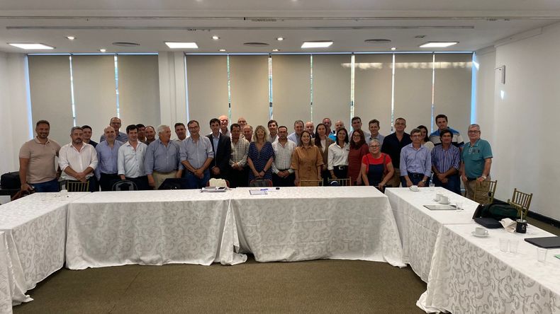 Senasa define estrategias clave para la vacunación y sanidad animal en el NEA.