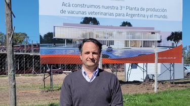 Junto a Juan Roo recorrimos las instalaciones de la nueva planta de CVD en Pilar.