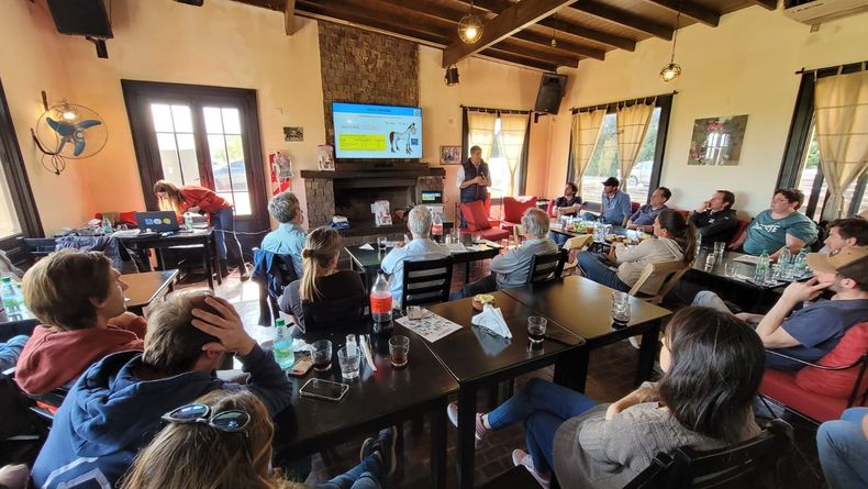 Durante la charla se informó sobre lasnecesidades que tiene el mercado actual de los equinos.