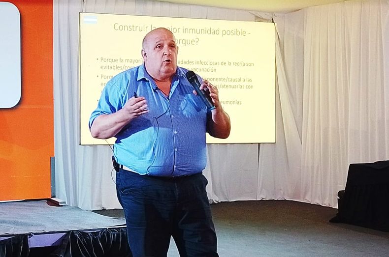 Mejía enumeró las claves para un manejo óptimo de la sanidad animal en la producción ganadera.