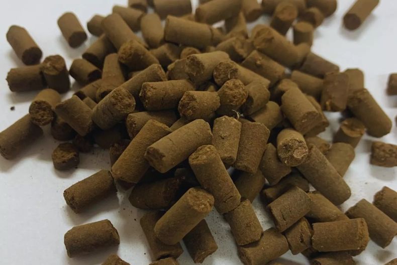 Fertilizantes. El formato pelletizado facilita el manejo y la distribución homogénea.