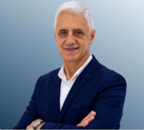 Ernesto Bruzzone, referente en gastroenterología veterinaria.