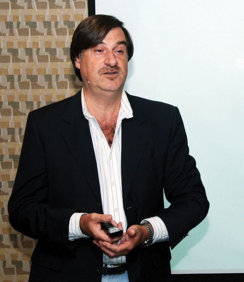 Foto Acerbi en Bayer.jpg
