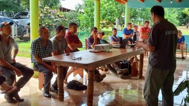 La charla estuvo a cargo de especialistas en rabia paresiante del Centro Regional Corrientes-Misiones del Senasa.