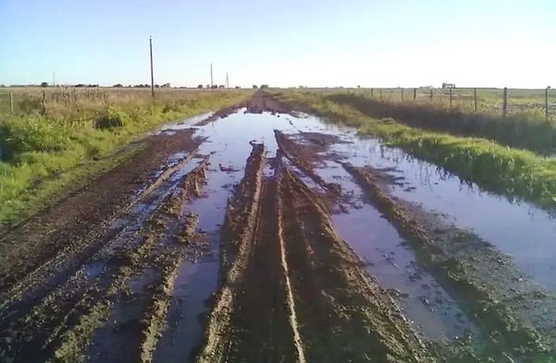 Clima. Los anegamientos dejaron caminos intransitables en la zona núcleo.