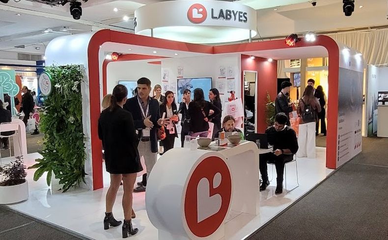 Labyes desarrolló numerosas actividades en su stand en las Jornadas Veterinarias de Intermédica.