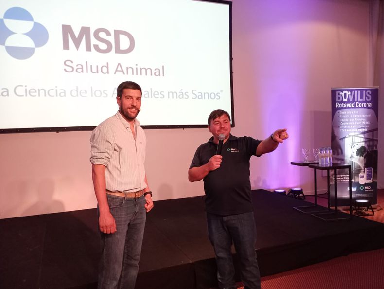 Los m&eacute;dicos veterinarios Mauricio Grierson y Antonio Castelletti, desarrollaron la charla &ldquo;Impacto productivo y estrategias de mejora&rdquo;.