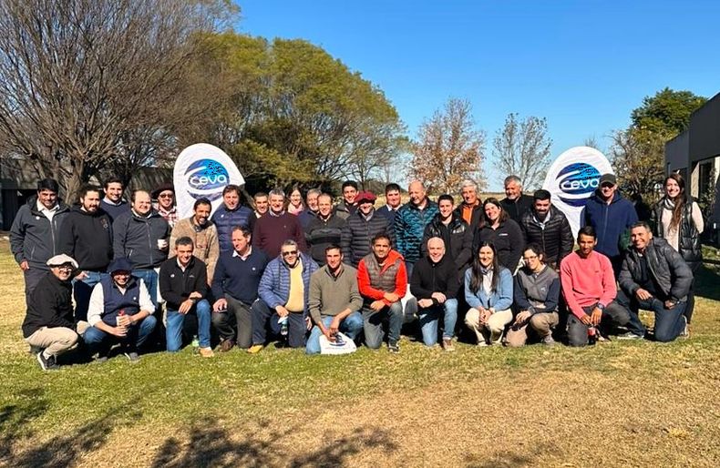 Ceva reafirma su compromiso con la capacitación continua de veterinarios y asesores técnicos.