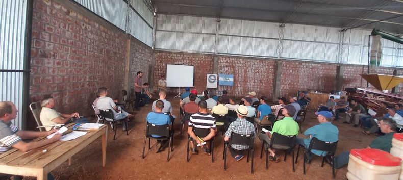 La charla sobre triquinosis se centraba en la transmisión,ciclo biológico, hospedadores y síntomas en las personas.