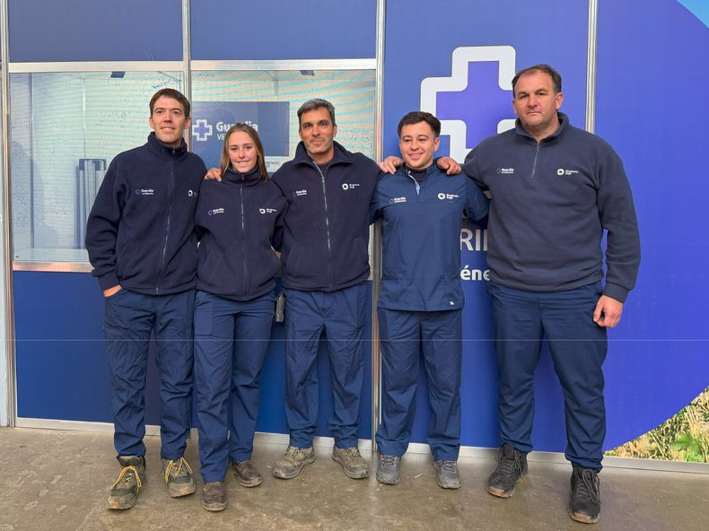 Un equipo de 7 profesionales cubre las 24 horas para garantizar el bienestar animal.