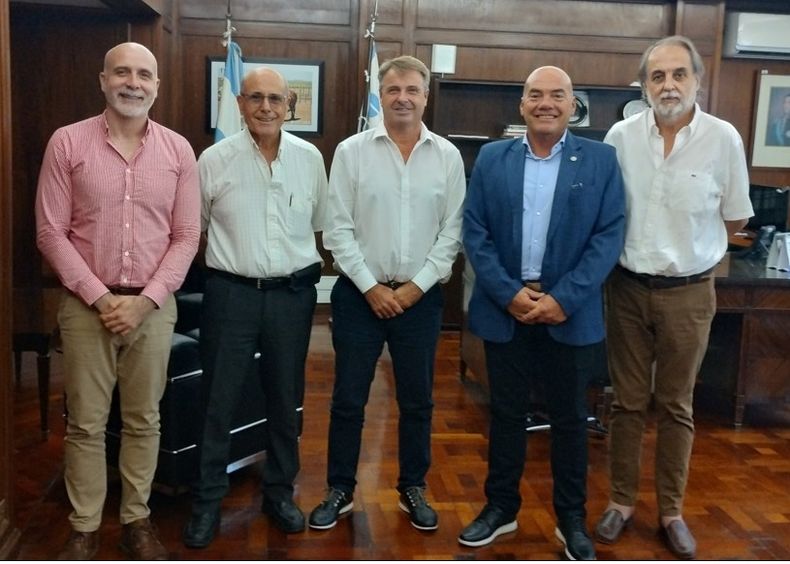 FeVA y Senasareafirman el rol estratégico del veterinario dentro del sistema sanitario.