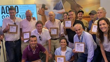 Miembros del club del INTA y FunPel recibieron su reconocimiento en el marco de la Expoagro.