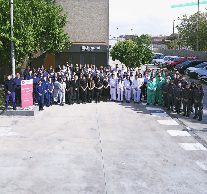 El equipo Richmond Vet Pharma celebra otro aniversario.