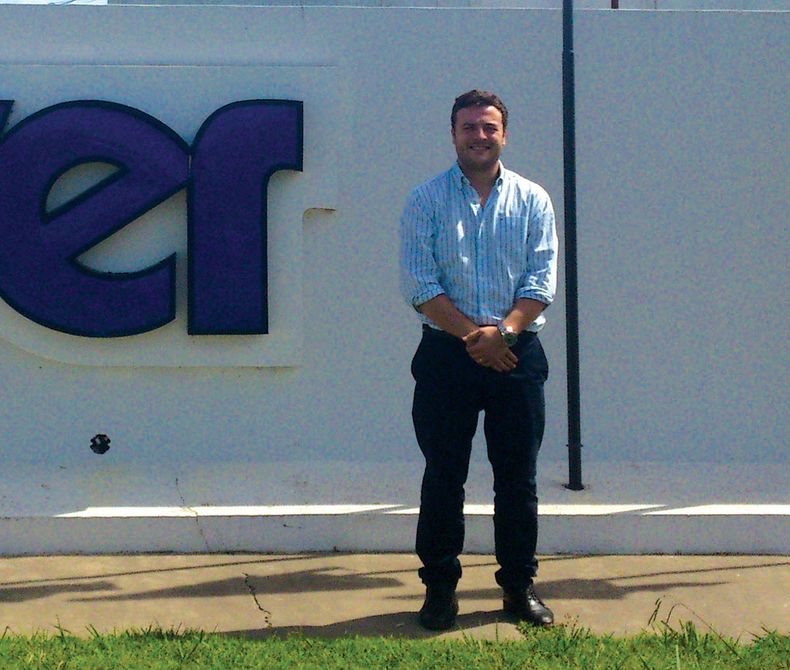 Diego Esborraz Over.jpg