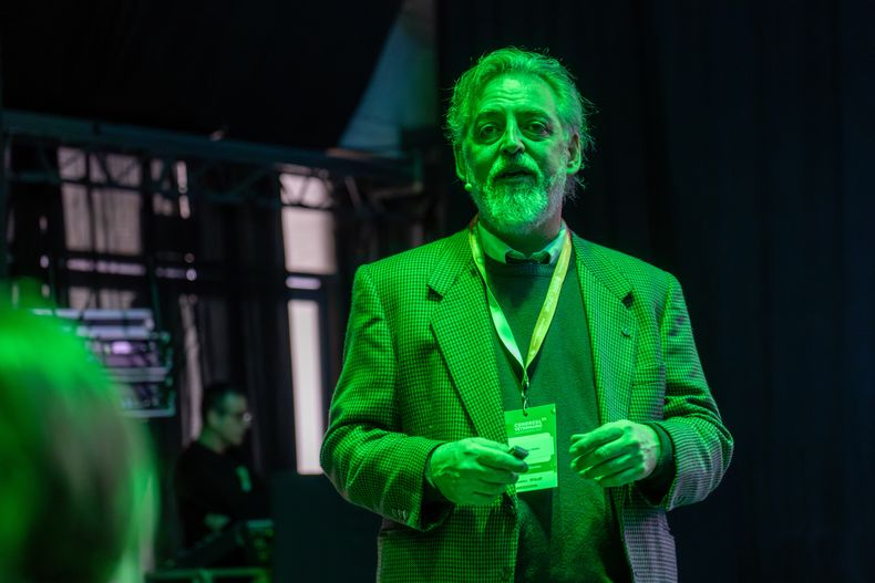 Gustavo Tártara indicó que los animales de compañía son parte de una familia interespecie.