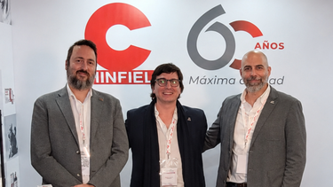 Enrique Fischer, presidente de Chinfield; su co director técnico, Nicolás Caggiano y el gerente comercial Leandro Adanti.