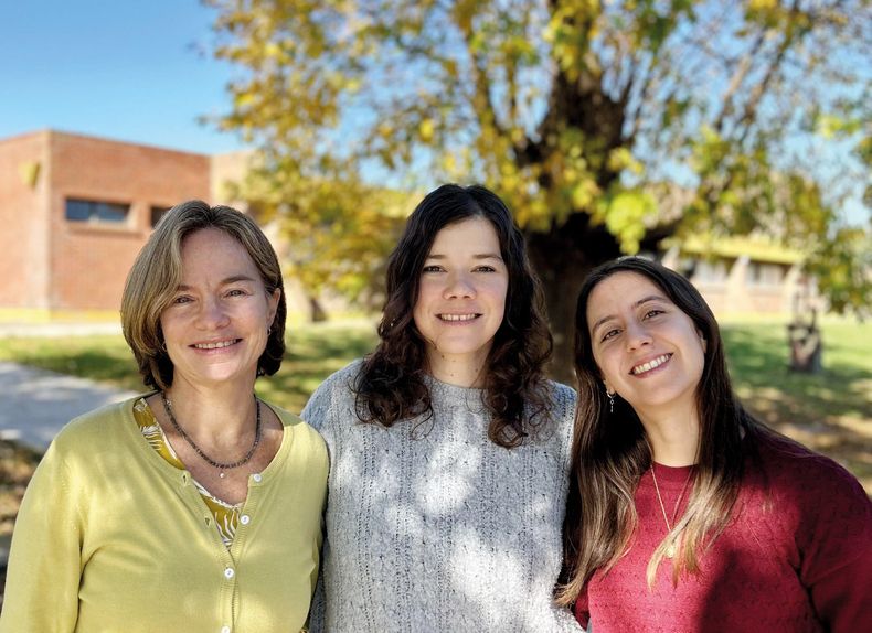 Dra. Silvina Gutiérrez, Dra. María Victoria Nieto Farías y Vet. Sofía Montero, integrantes del CIVETAN.