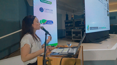 Karina García, del INTA Barrow, destacó la importancia de valorar la sostenibilidad operativa y las buenas prácticas en el tambo.