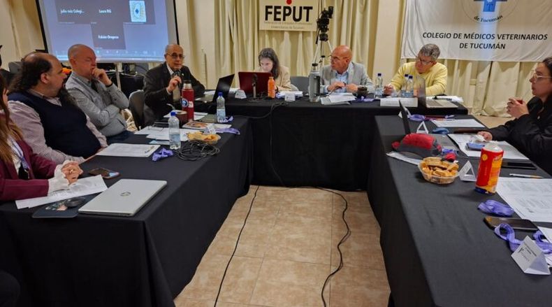 Encuentro nacional histórico de la FeVA y Fecovet en Tucumán.