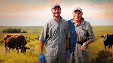 Javier y Arturo, segunda y tercera generación de veterinarios en la familia de la Mata, de La Pampa.