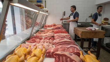 Consumo de carnes: pollo supera a bovino por precios.