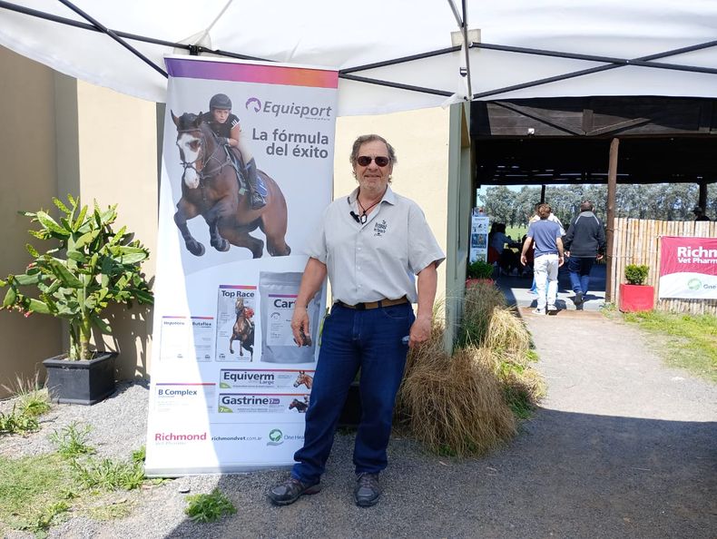 El MV Sergio Fracalossi, líder de la línea equinos de Richmond Vet Pharma, destacó la presentación de los dos productos del laboratorio como son Top Race y Detor.