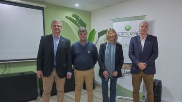 Representantes de FERTILIZAR y el INTA presentaron un relevamiento pionero en estas regiones sonre el impacto de la agricultura en los suelos.