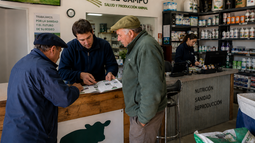 El taller está pensado para dueños de agroveterinarias, veterinarios independientes que brindan servicios a campo y profesionales que estén pensando en abrir sus propias veterinarias. El taller está pensado para dueños de agroveterinarias, veterinarios independientes que brindan servicios a campo y profesionales que estén pensando en abrir sus propias veterinarias.
