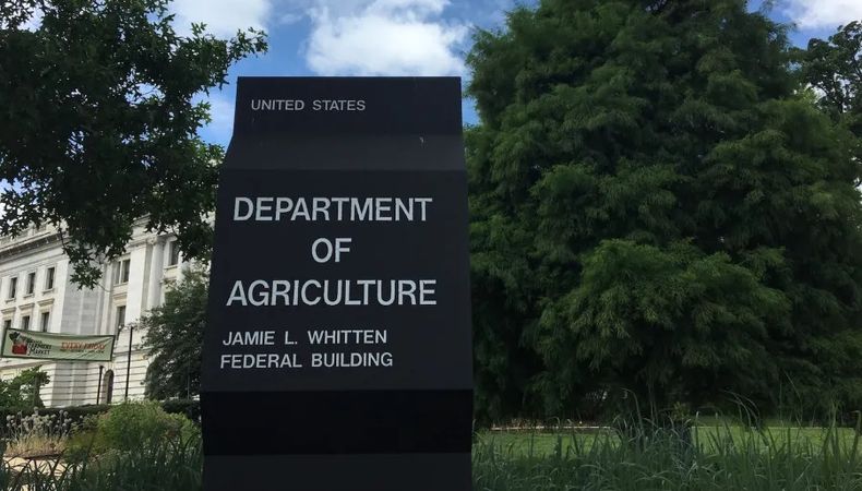 USDA implementó acciones para controlar la propagación del virus de la influenza aviar y mitigar su impacto en la producción animal y la salud pública.