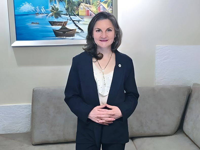 Lell, presidenta del Colegio entrerriano, destacó el avance en la regulación de productos veterinarios.