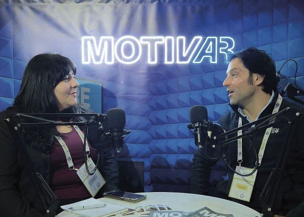 El MV Darío Caffarena entrevistado en Tandil por la periodista Lizi Domínguez sobre diarrea neonatal.