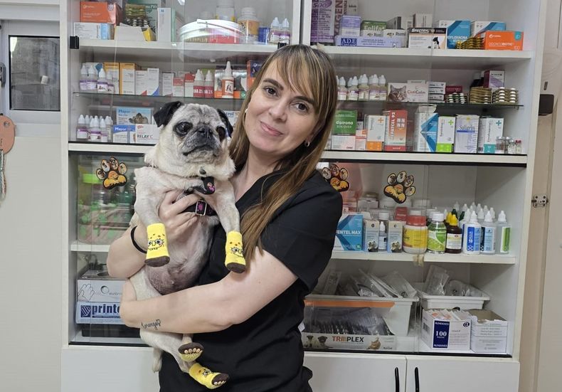 Sin una herida sangrante, sin dolor. Ella es Rosa Saturno, una mujer gentil y cálida, que ama su profesión.