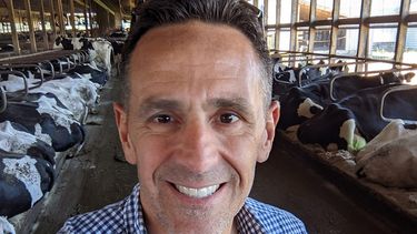 Oberto es oriundo de San Francisco, Córdoba y vive en Indiana, EEUU.