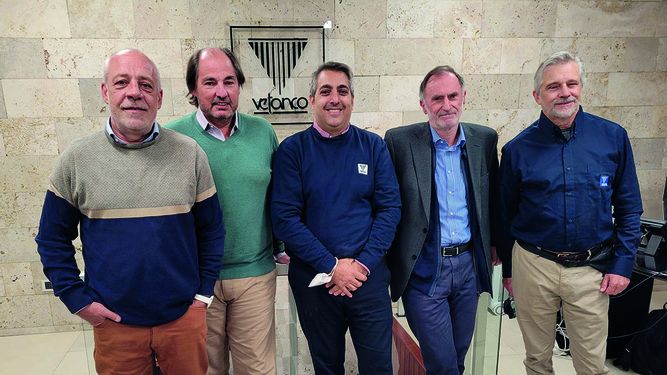 Brega, Zavalía, Sugezky,&nbsp; Winokur y Mancini, referentes del laboratorio veterinario. nacoonal.