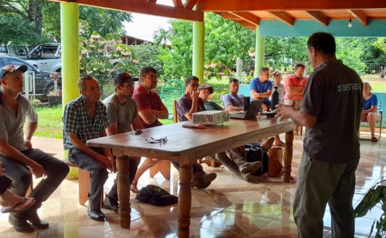 La charla estuvo a cargo de especialistas en rabia paresiante del Centro Regional Corrientes-Misiones del Senasa.