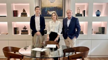 Javier Meilán, María Gracia y Daniel Argenti, directivos de LRS en Uruguay.