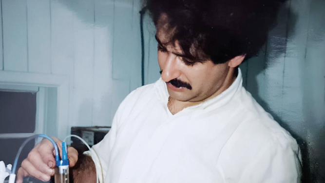 Omar Alonso se graduó en la FCV de La Plata en 1977 y volvió a su pago, donde aún se dedica a la reproducción animal.