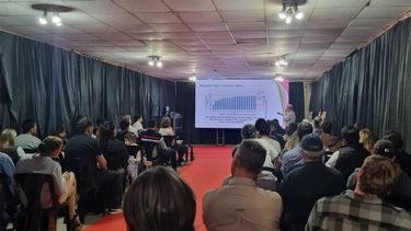 A sala llena, Aprocal fortaleció su vínculo con productores de la cadena láctea.