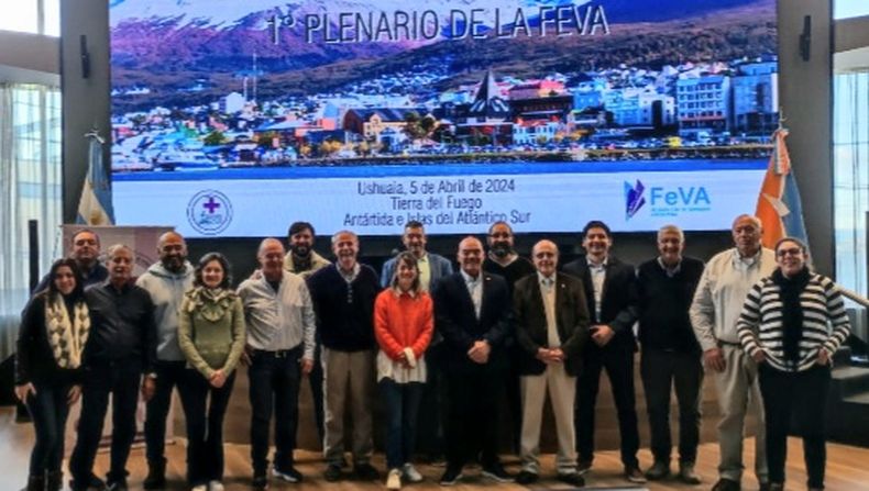 Autoridades de la Federación Veterinaria Argentina, en el Plenario de Tierra del Fuego.