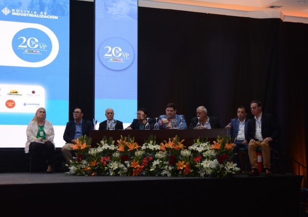 La Federación Veterinaria Argentina (FeVA) participó en el evento de conmemoración por los 20 años de vida institucional del  Comité Veterinario Permanente del Cono Sur (CVP).