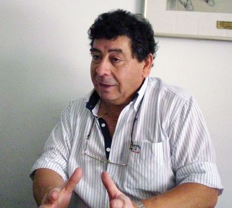 Foto Oscar Lujan Colegio de Cordoba.jpg