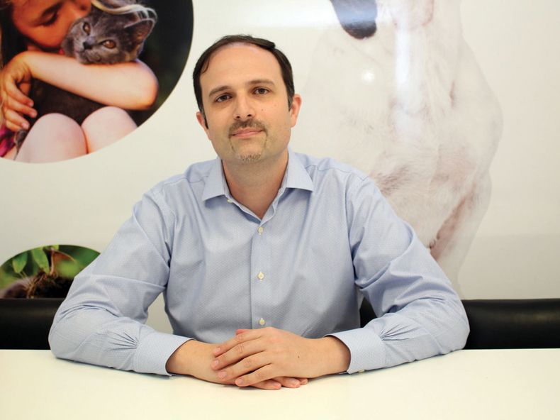 Esteban Corrales.jpg