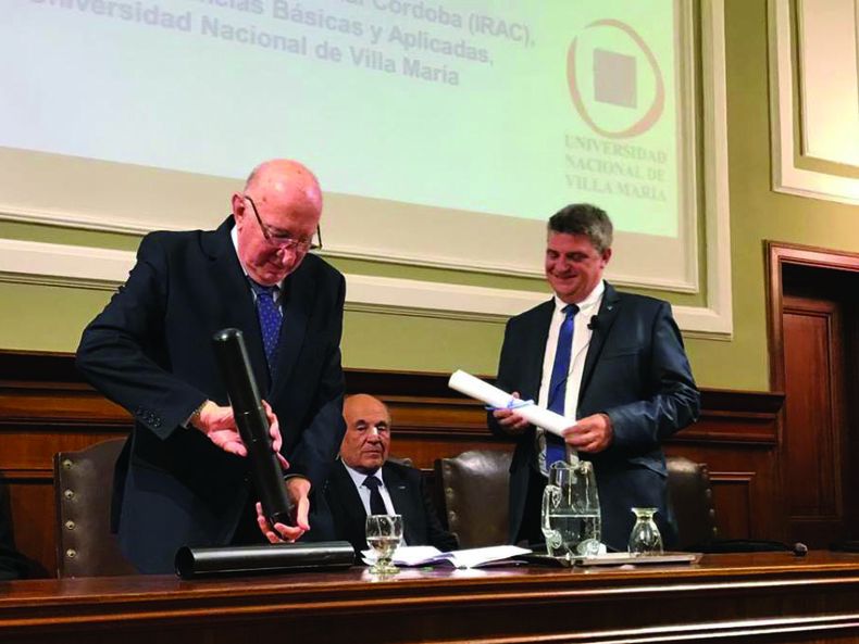 Bo academico.jpg