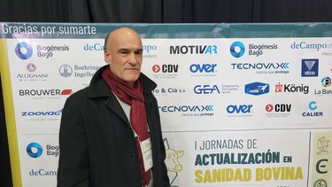 El Dr. Carlos Lanusse resaltó la importanciadel profesional veterinario el cual debe estar involucrado en todas lasdecisiones.