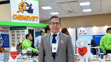 Gilberto Rojas Vivero destacó las claves para un abordaje integral de la oncología veterinaria.